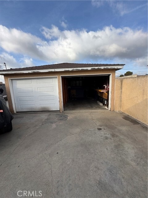 Building Photo - 3833 W 105th St