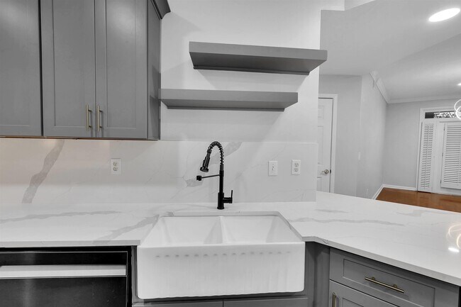 Building Photo - 3047 Lenox Rd NE