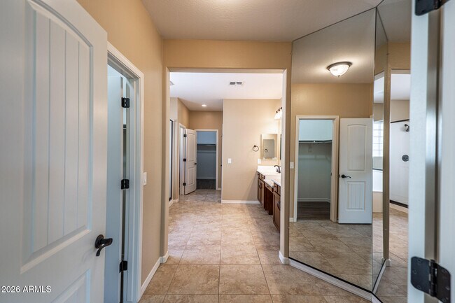 Building Photo - 18445 W Saguaro Ln
