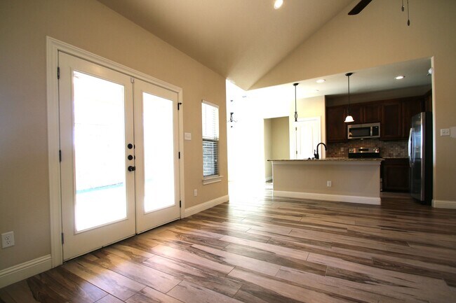 Building Photo - COMING SOON! 3BD/2BA Home in Benbrook | Vaulted Ceilings | Gourmet Kitchen | 2-Car Garage | Lands...