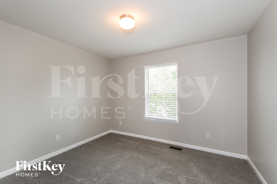 Building Photo - 106 Stewart Springs Dr