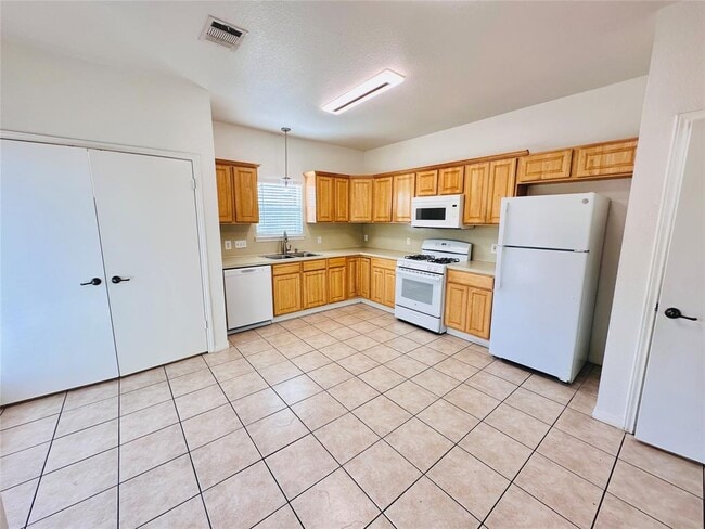 Building Photo - 6301 Crumley Ln