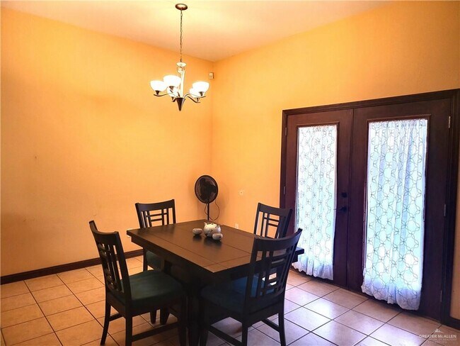 Building Photo - 2100 N 50th St