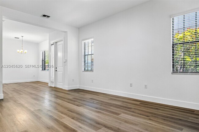 Building Photo - 142 SW 127th Terrace