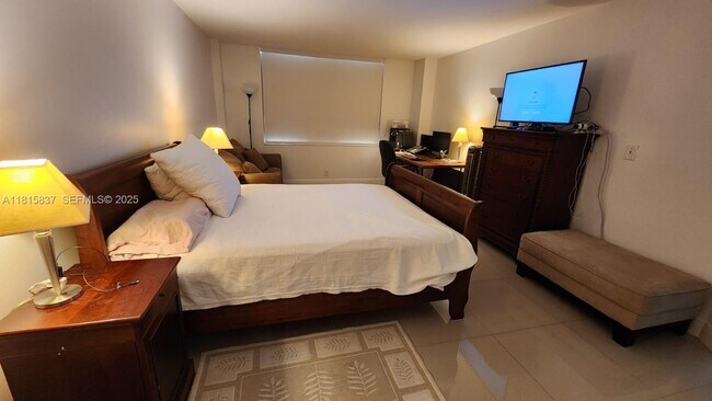 Building Photo - 18151 NE 31st Ct