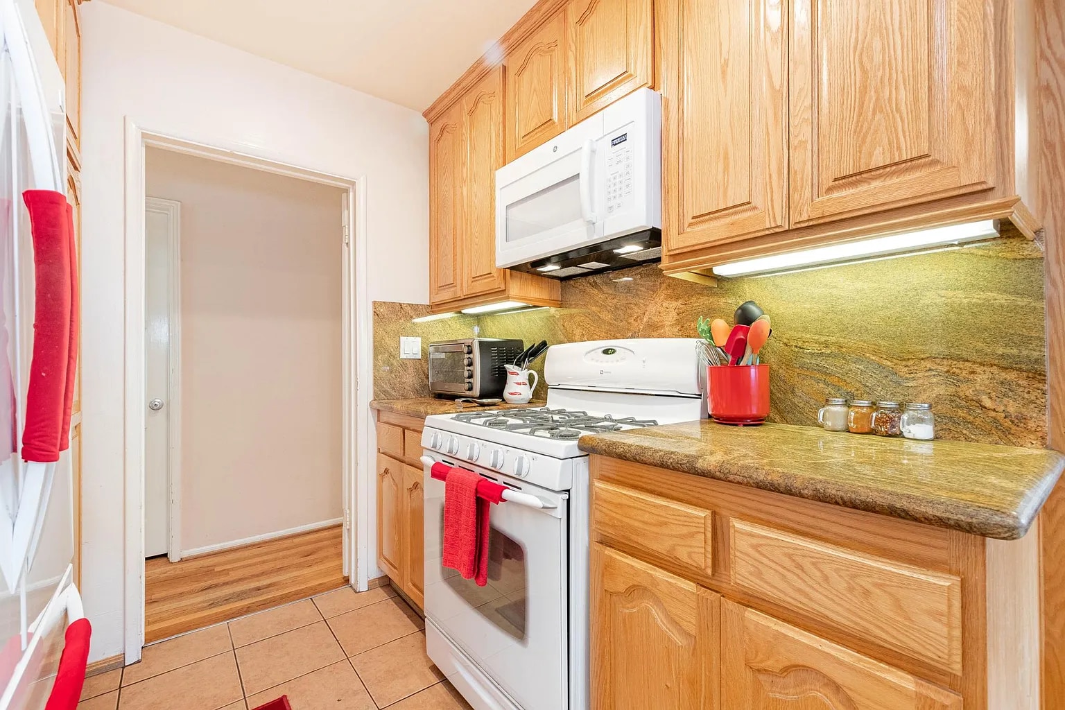 Building Photo - 2120 N Valley St