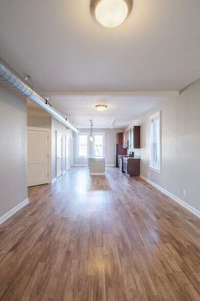 Building Photo - 2507 S Howell Ave