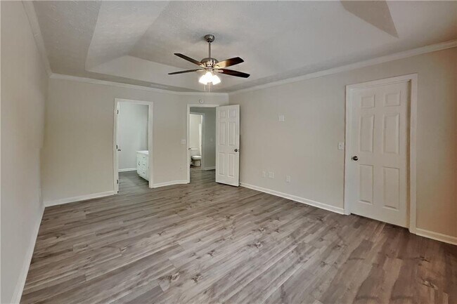 Building Photo - 2800 Alcovy River View