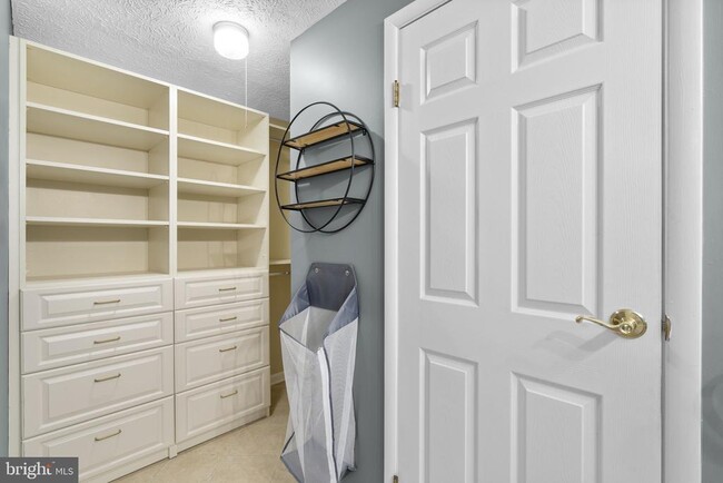 Building Photo - 13250 Custom House Ct