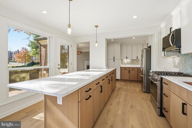 Building Photo - 2809 Pierpont St