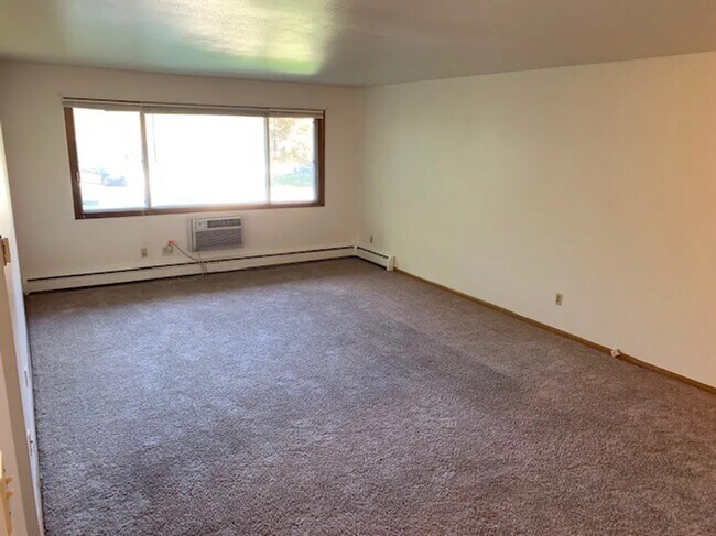 Building Photo - 10538 W Bobolink Ave