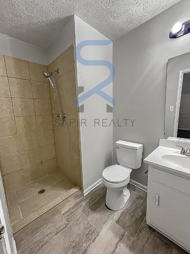 Building Photo - 6224 Wellington Dr