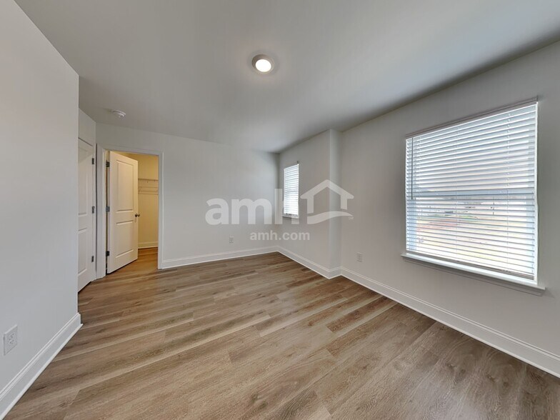 Building Photo - 78 Hickory Ct