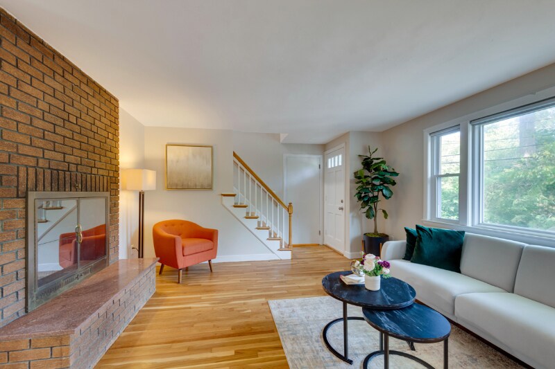 Building Photo - 215 Blue Hill Dr