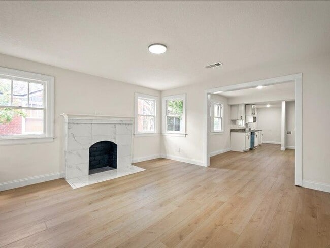 Building Photo - 45 W 55th St