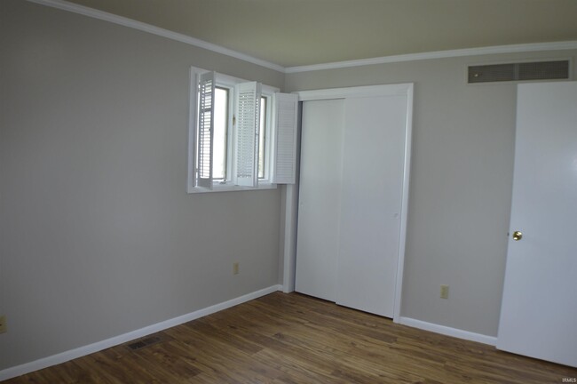 Building Photo - 805 Candlewood Way