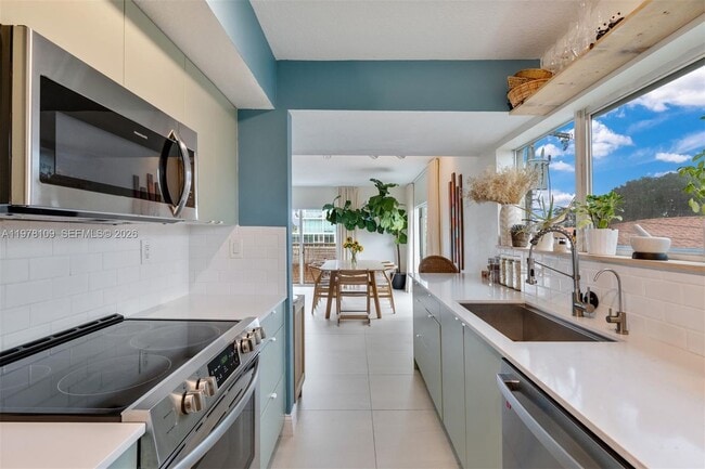 Building Photo - 630 85th St