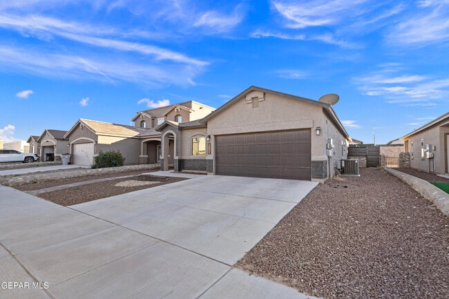 Building Photo - 14936 Tierra Haven Ave