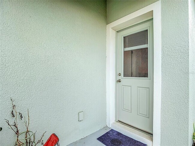 Building Photo - 38345 Honey Suckle Dr