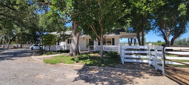 Building Photo - 8424 Silver Bridge Rd