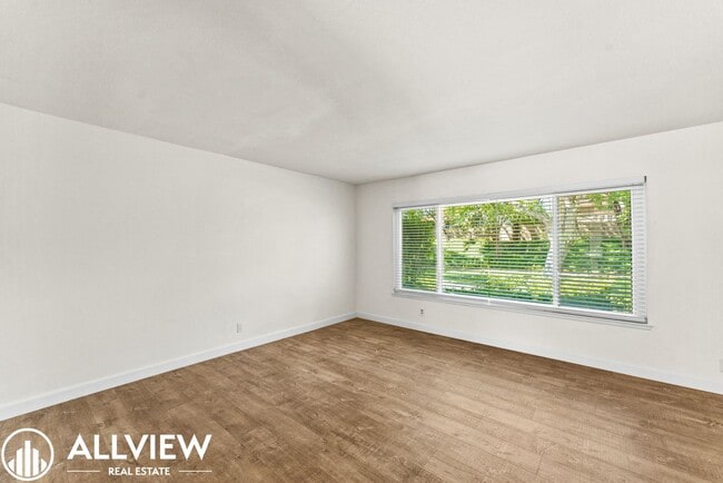 Building Photo - Spacious 3 Bed/2.5 Bath, 2-Story Home with Private Patio Available Now!