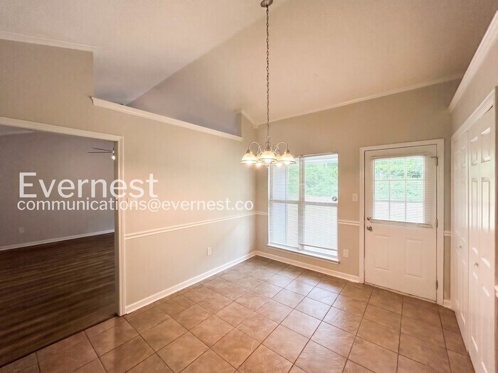 Building Photo - 10453 Kristen Dr S