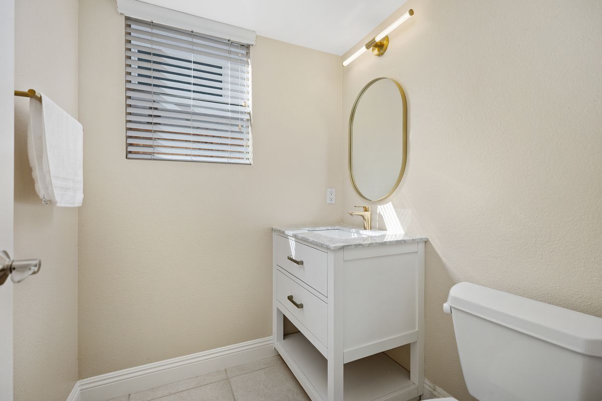 Building Photo - 24912 Barclay Ln