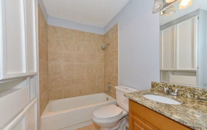 2nd Bathroom - 9018 Rich Quail