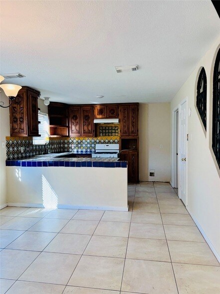 Building Photo - 14634 Taymouth Dr