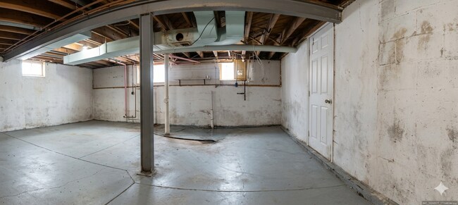 Building Photo - 701 Pemberton Pl