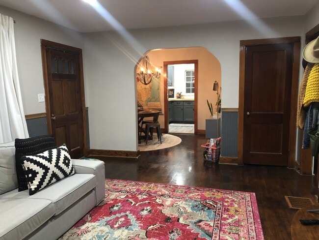 Building Photo - 3608 S Haven Rd