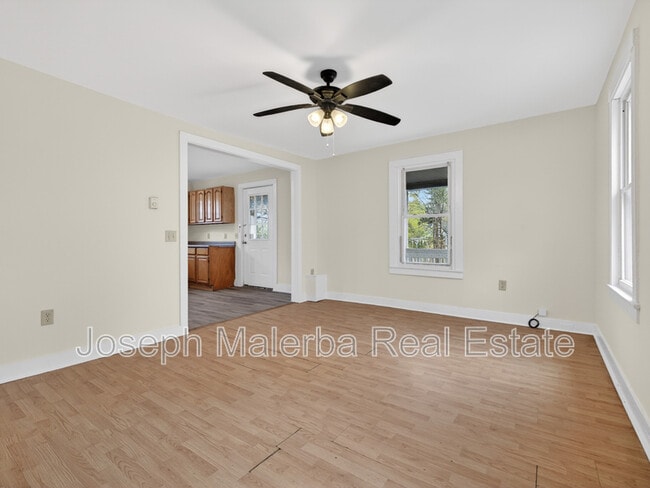 Building Photo - 483 Boswell Ave