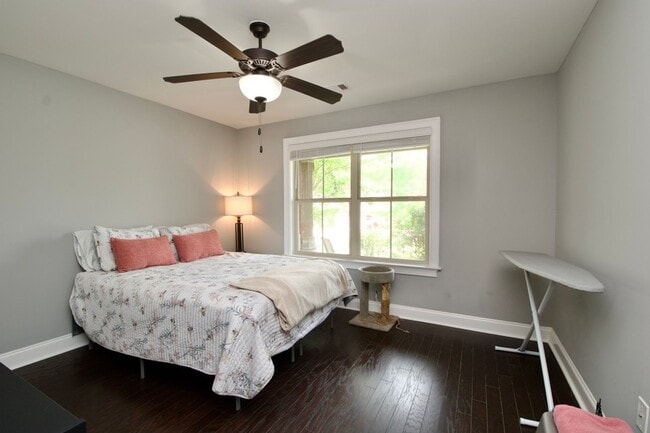 Building Photo - Immaculate 3BR/2BA Home in The Estates – P...