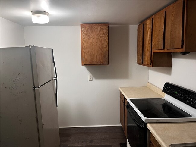 Building Photo - 27 Follett St
