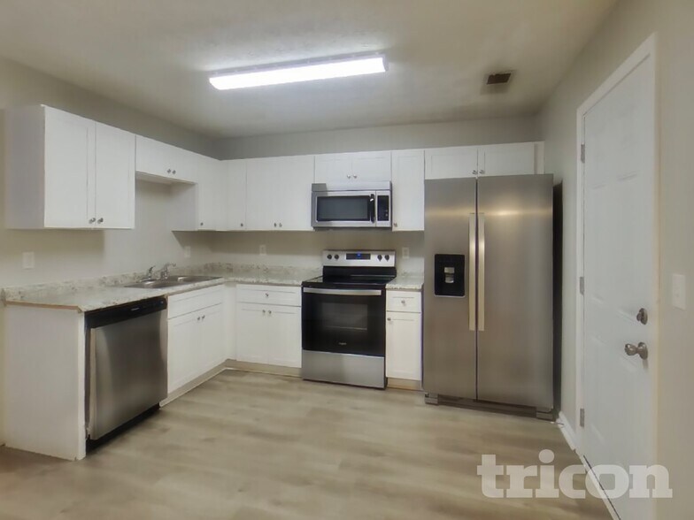 Building Photo - 4421 Gladewood Run