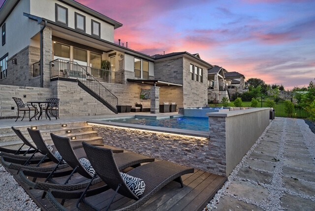 Building Photo - 402 San Donato Dr