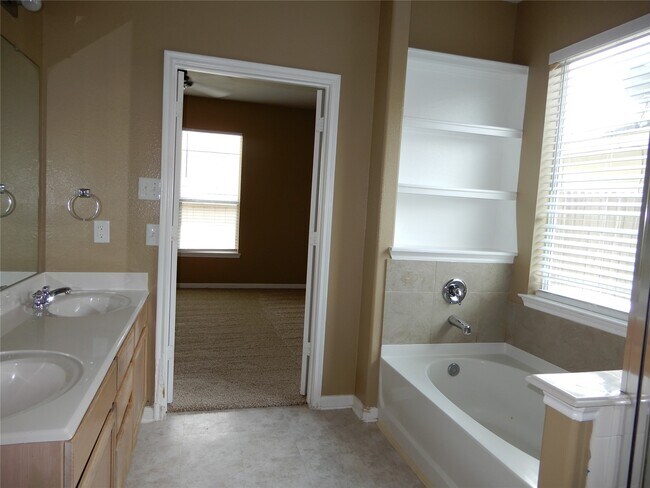 Building Photo - 21126 Field House Ct