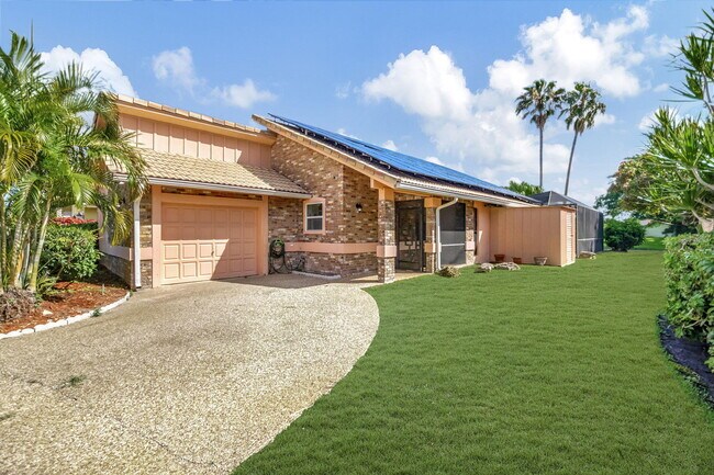 Building Photo - 10204 Camelback Ln
