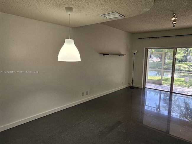 Building Photo - 117 SW 96th Ave