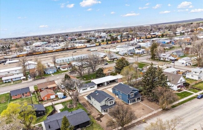 Building Photo - 465 S 3rd E St