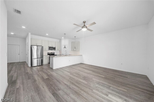 Building Photo - 4716 29th St SW
