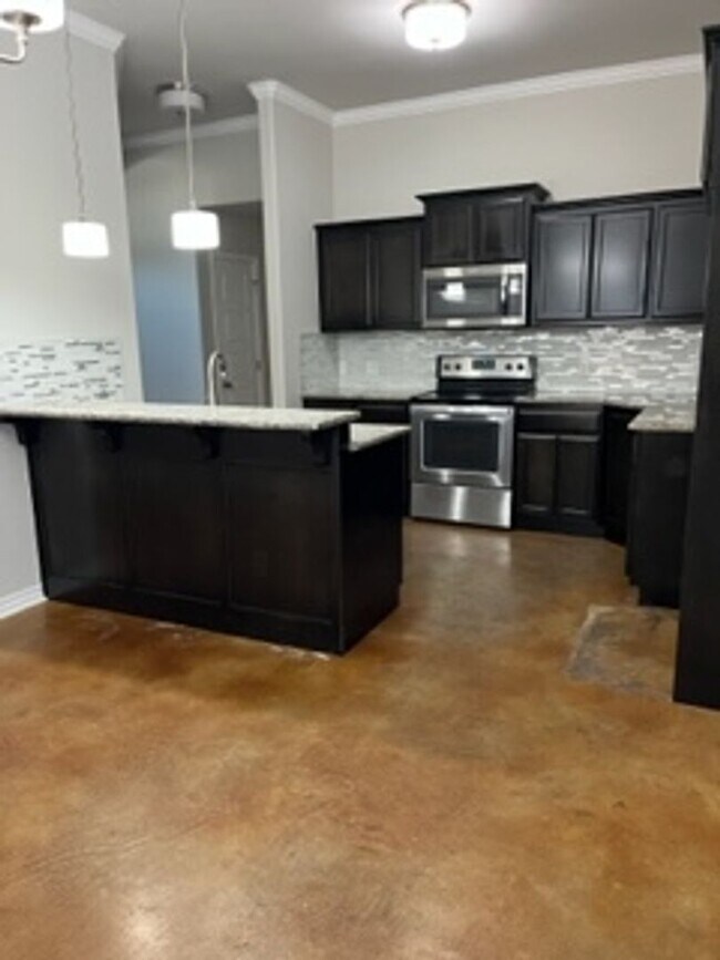 Building Photo - 1st Month Free!