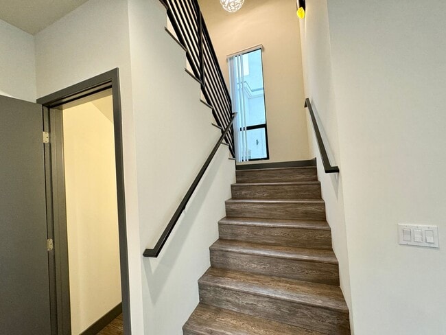 Building Photo - dun8385