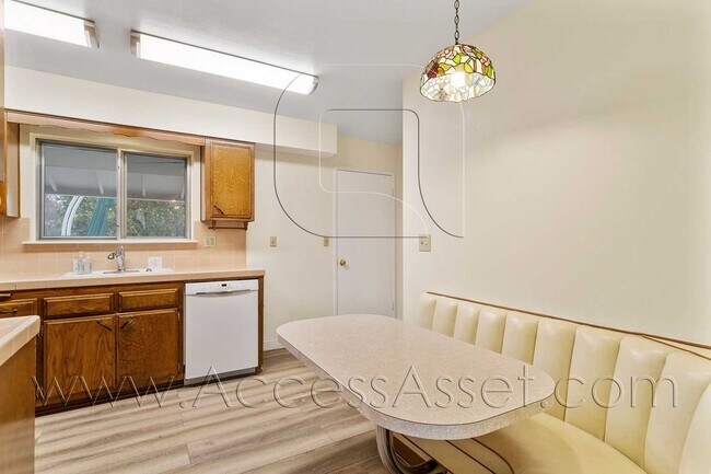 Building Photo - Gorgeous 3 Bed/2 Bath Home In Menifee Civic 55+ Community!