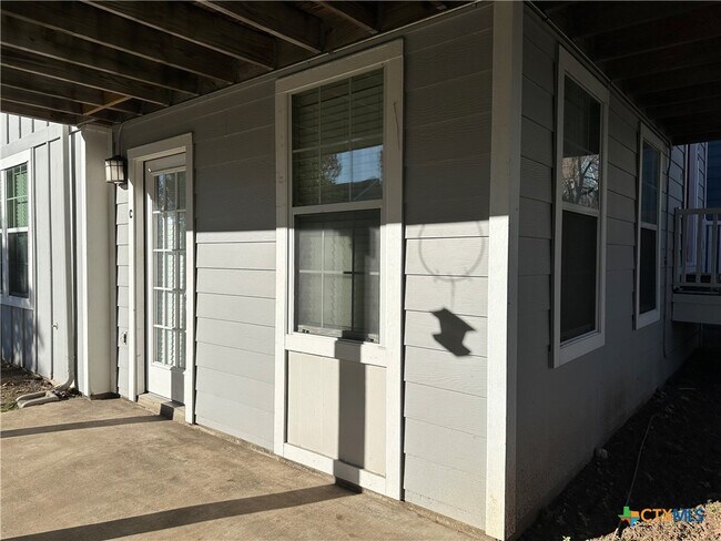 Building Photo - 148 Rush Haven