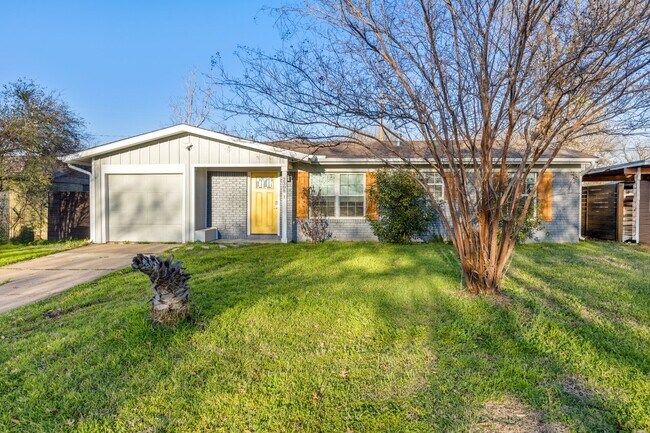 Building Photo - 2308 Devonshire Dr