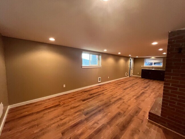 Building Photo - Fabulous NE Portland 2 bedroom 2 bathroom ...