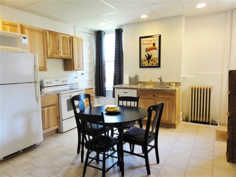 Building Photo - 5334 Howe St