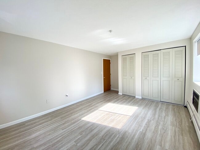 Building Photo - 128 Salem St