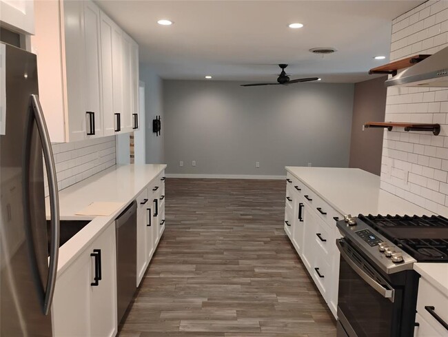 Building Photo - 103 Laurel Ridge